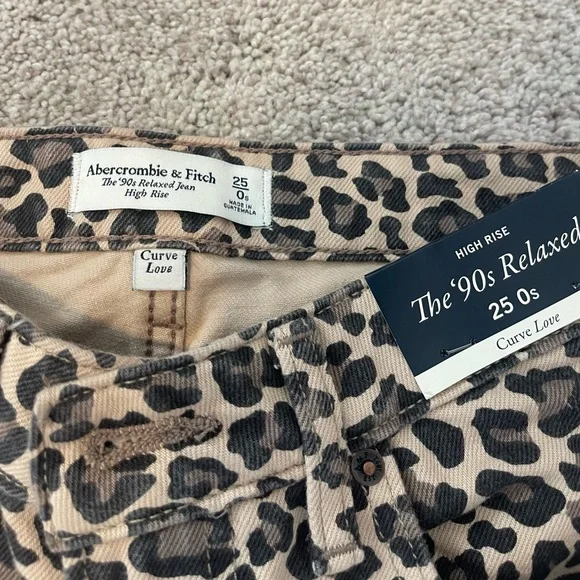 NWT! Abercrombie & Fitch Beige and Black Leopard Print Jeans - Picture 4 of 6